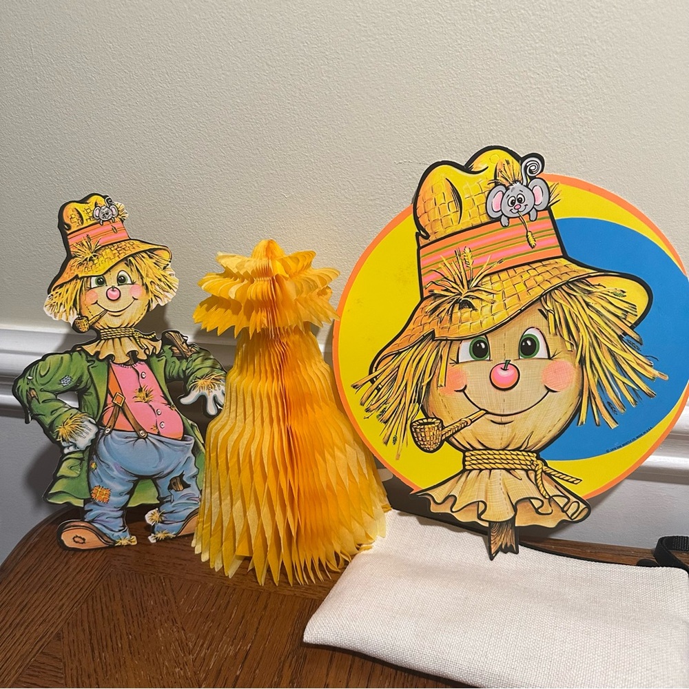 Vtg Beistle 1979 Paper Die Cut Honeycomb Scarecrow Centerpiece & SCARECROW USA